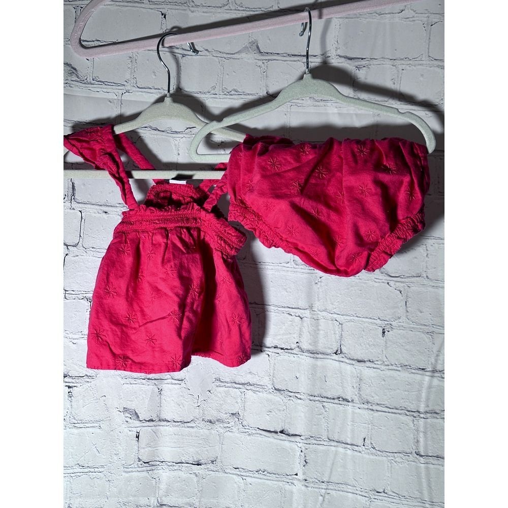 Old Navy Baby Girl Pink Embroidered Ruffle Top and Bloomers Set 3-6 Months